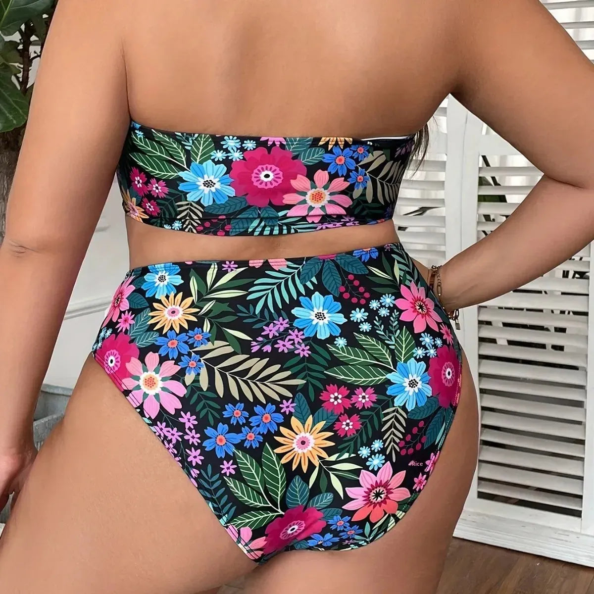 BIKINI CURVA FLORAL ELEGANCE