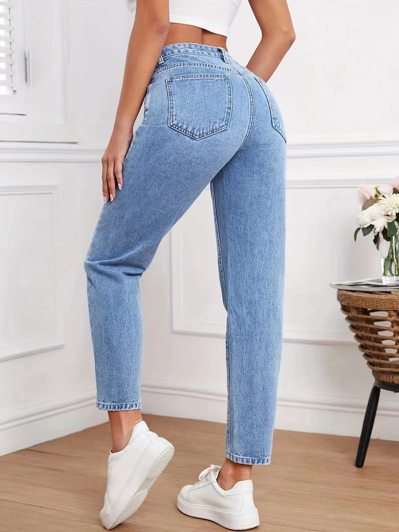 HIGH-WAISTED™ JEANS